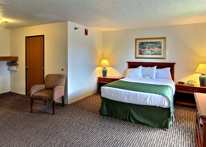 Days Inn & Suites By Wyndham Traverse City