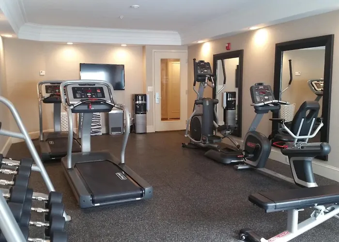 Town & Country Inn And Suites Charleston