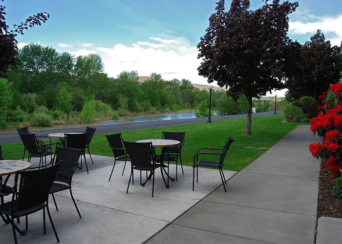 Baymont By Wyndham Yakima Riverfront