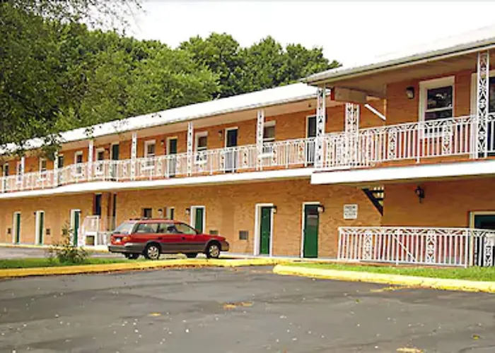 Wesley Inn & Suites Middletown
