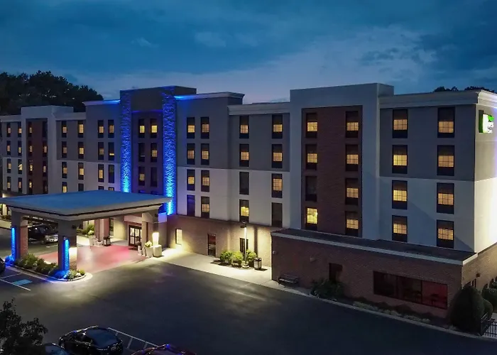 Holiday Inn Express & Suites Newport News By Ihg