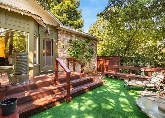 Foothill House