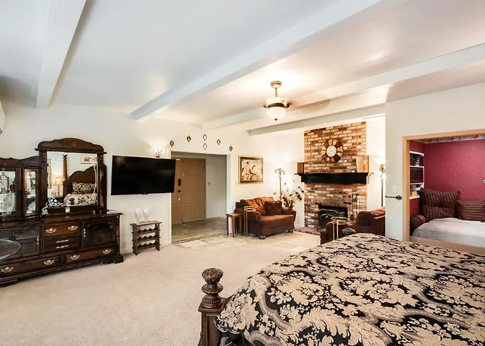 Foothill House