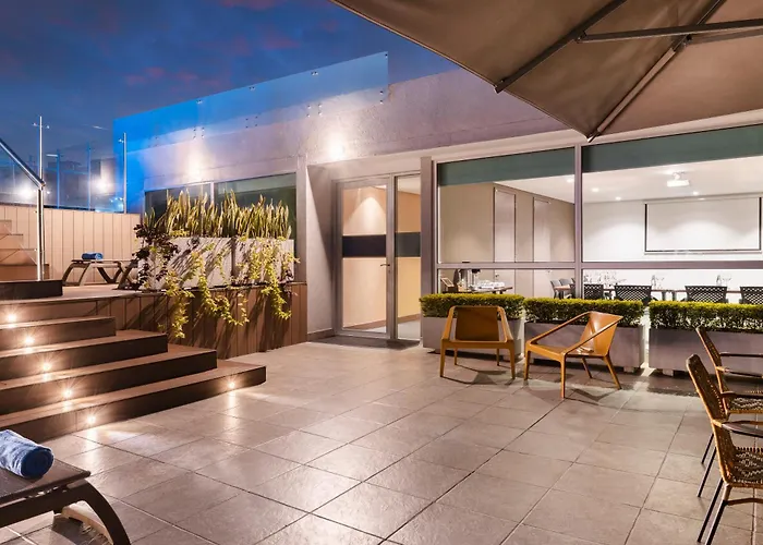 Hampton By Hilton Cali Hotel