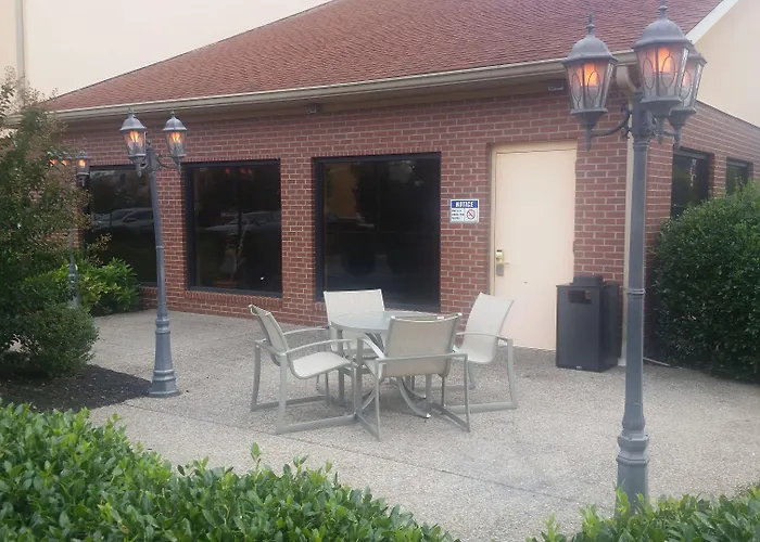 Best Western Plus Strawberry Inn & Suites Knoxville