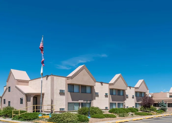 Super 8 By Wyndham Laramie
