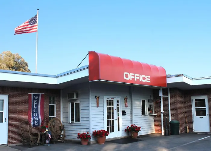 Budget Host Crestview Inn