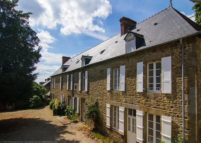 Logis Hotel Du Chateau Combourg