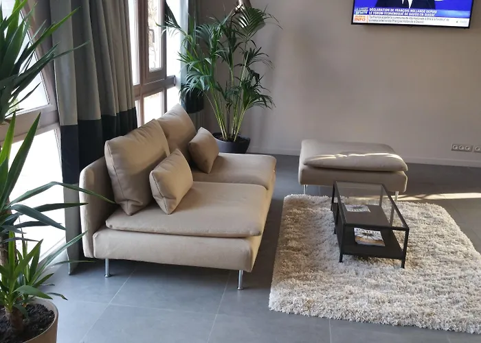 Hôtel l'Amandier Nanterre