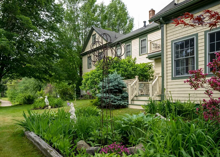 1802 House Bed & Breakfast