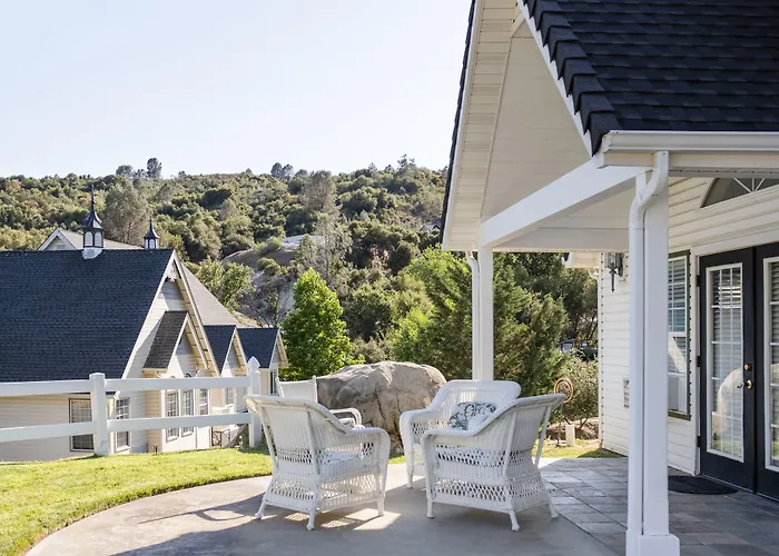 Hounds Tooth Inn Oakhurst