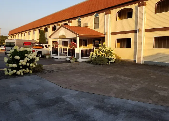 All Seasons Inn & Suites