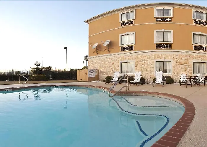 Holiday Inn Express & Suites Greenville By Ihg