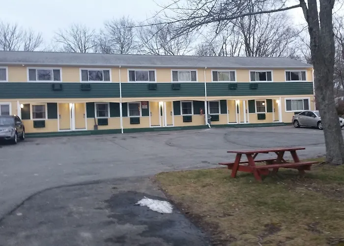 Dartmouth Motor Inn