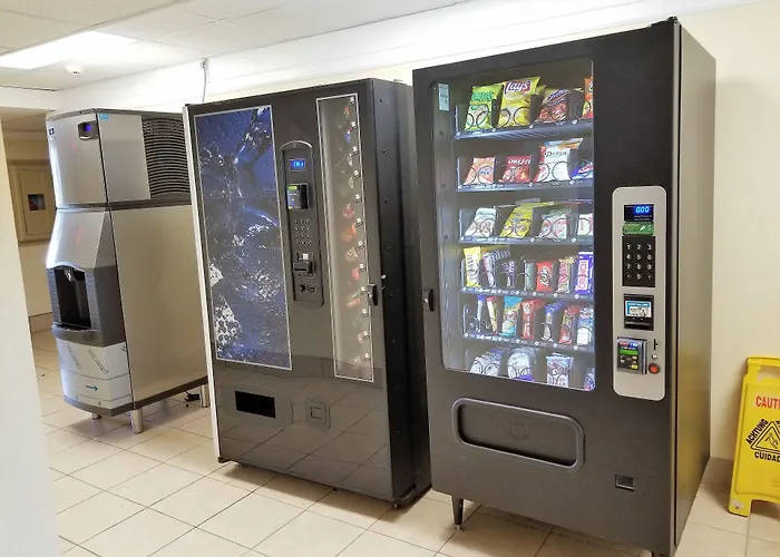 Super 8 By Wyndham Des Moines Hotel