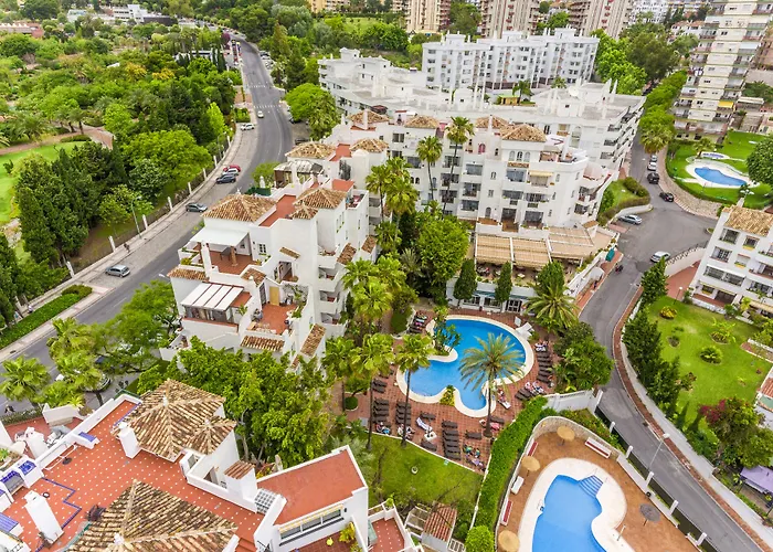 Royal Oasis Club At Pueblo Quinta Aparthotel Benalmádena
