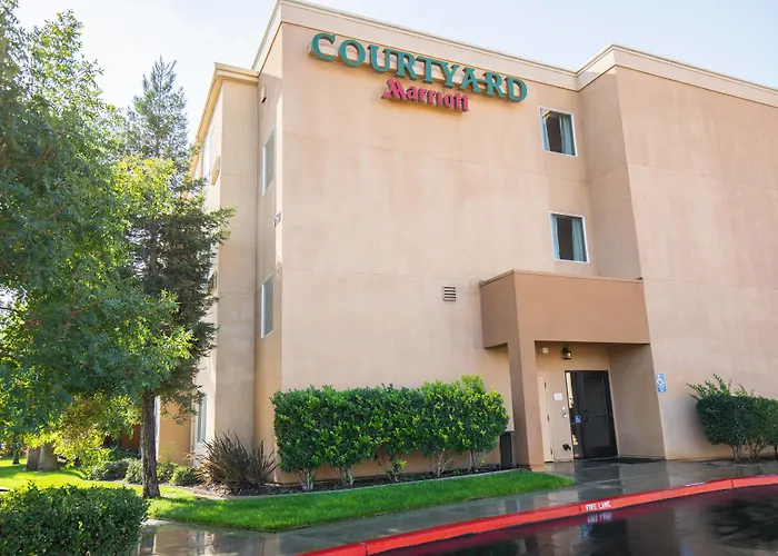 Courtyard By Marriott Merced