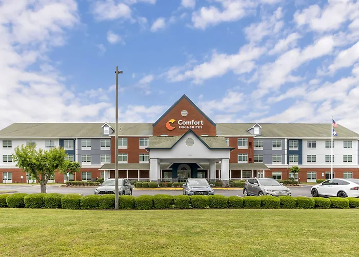Comfort Inn & Suites Hampton Near Coliseum