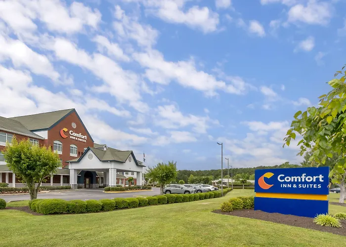 Comfort Inn & Suites Hampton Near Coliseum
