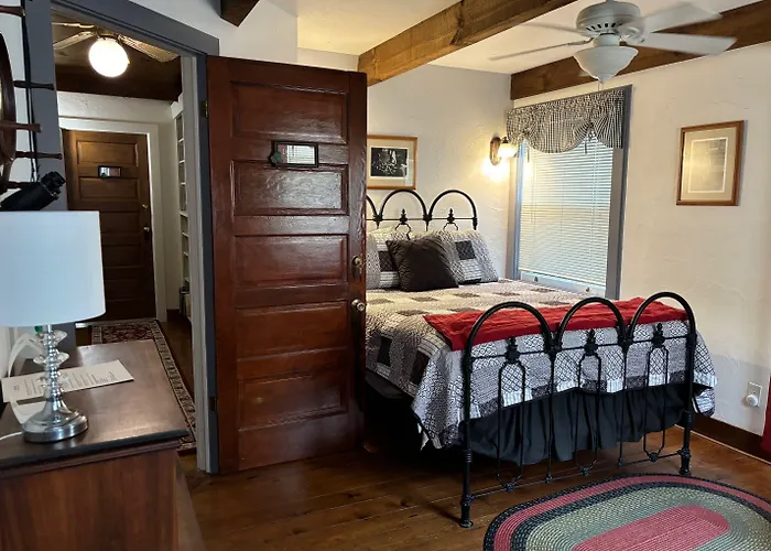Folkestone Inn Bryson City