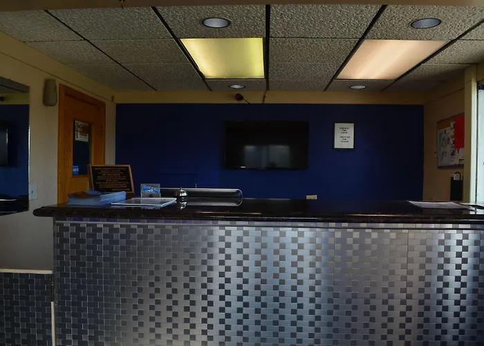 Great Lakes Inn & Suites