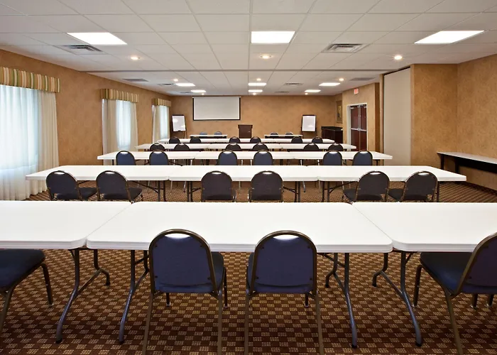Holiday Inn Express Hotel & Suites Frankfort By Ihg