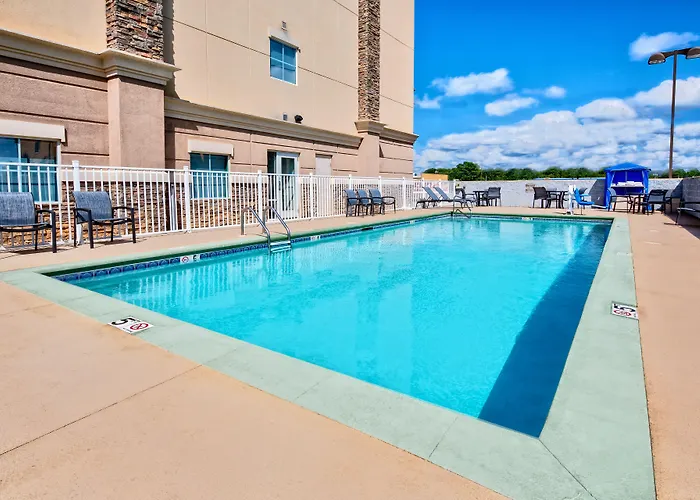 Holiday Inn Express & Suites Cookeville By Ihg