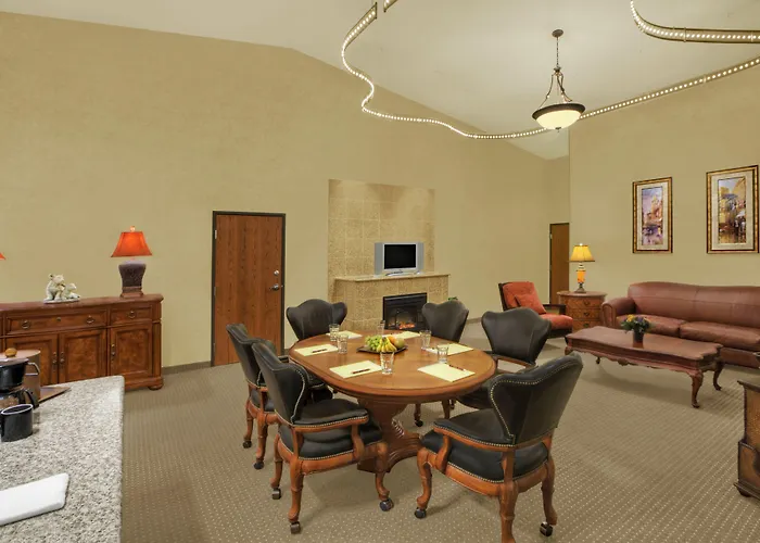 Rushmore Express & Suites Keystone