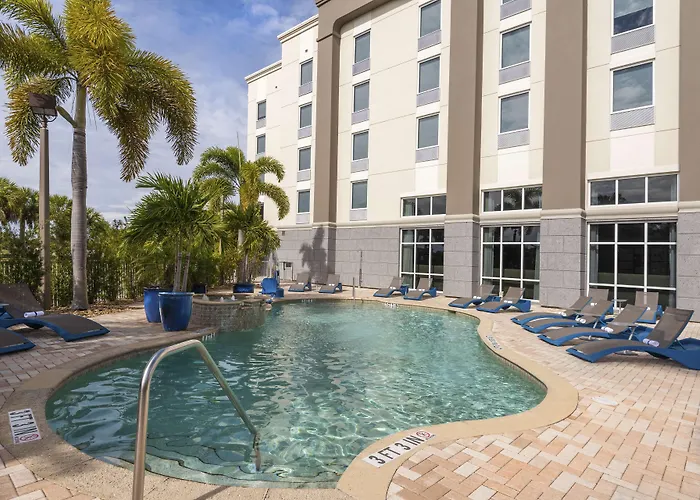 Hampton Inn & Suites Fort Myers-Colonial Boulevard