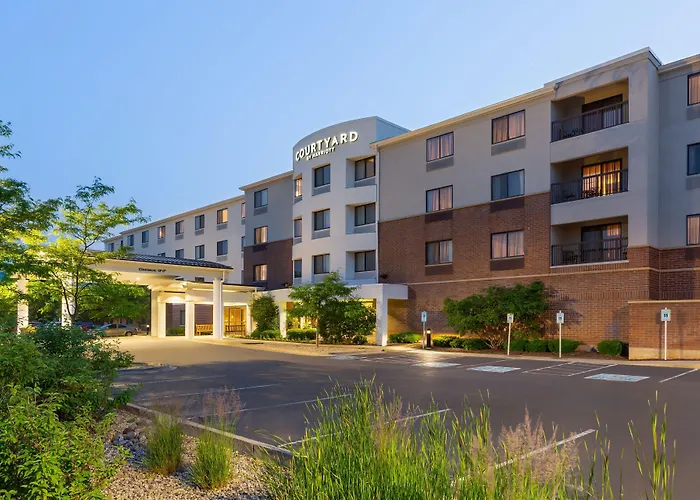 Courtyard By Marriott Madison West / Middleton Hotel