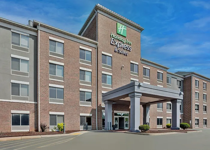 Holiday Inn Express & Suites Milwaukee Nw - Park Place By Ihg