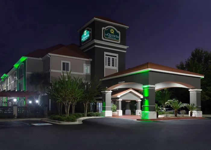 Daphne Hotels