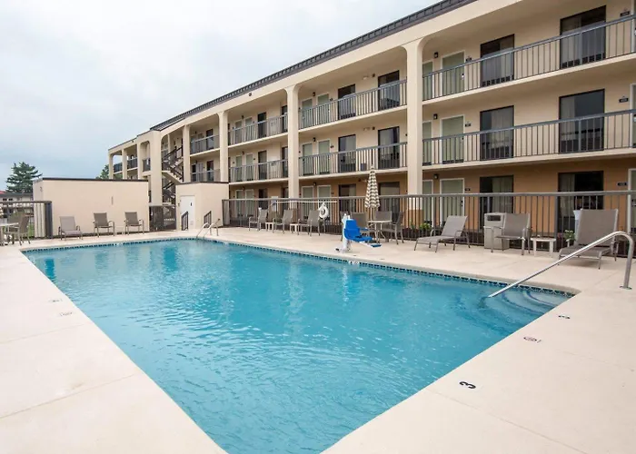Quality Inn Merchants Drive Knoxville