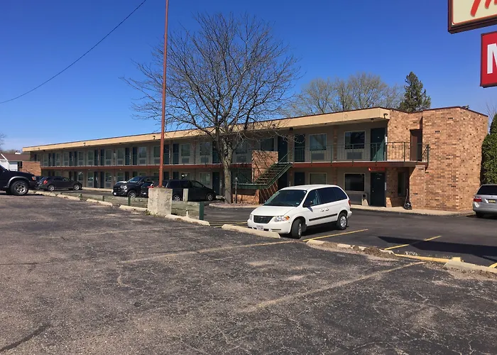 Thunderbird Motor Inn Baraboo
