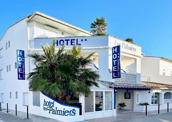 Hotel Les Palmiers En Camargue
