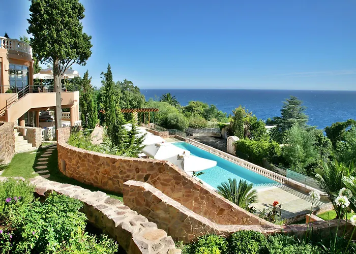 Hotel Tiara Yaktsa Cote D'Azur à Théoule-sur-Mer