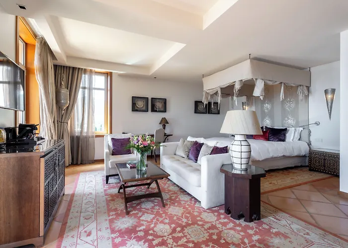 Hotel Tiara Yaktsa Cote D'Azur à Théoule-sur-Mer