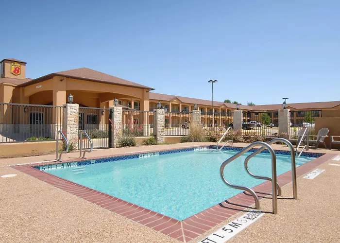 Super 8 By Wyndham Stephenville