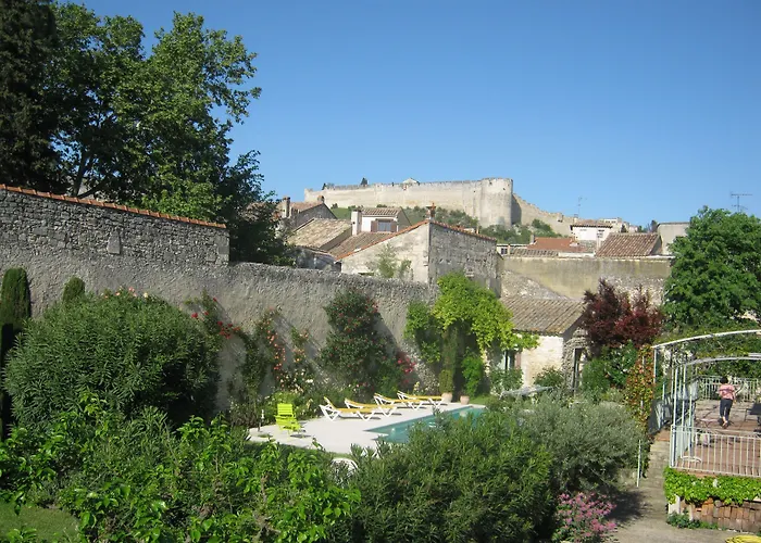Bed and Breakfast Les Jardins De La Livrée à Villeneuve-lès-Avignon