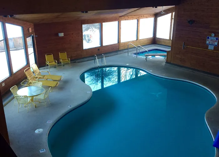 Cedar Motor Inn