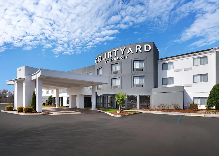 Courtyard By Marriott Johnson City