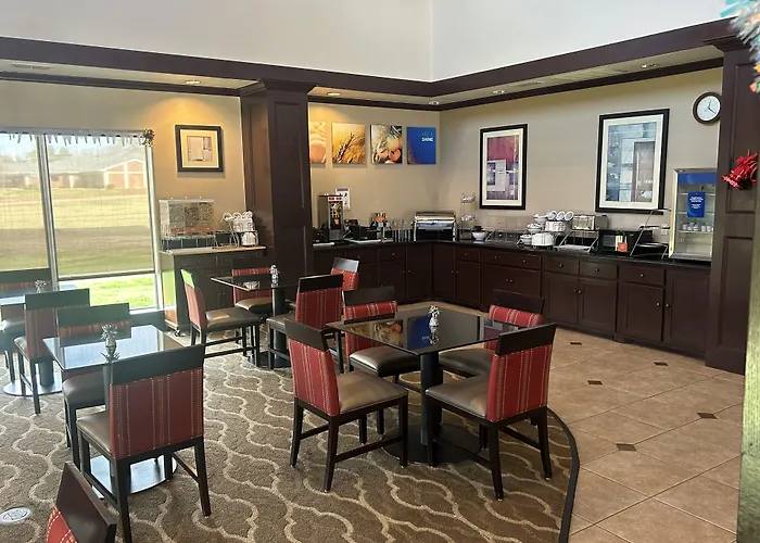Comfort Suites Palestine