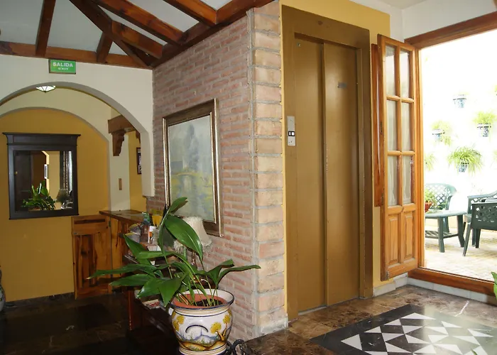 Hotel Almona