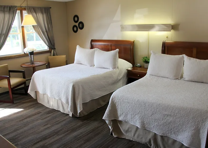All Seasons Inn Oswego