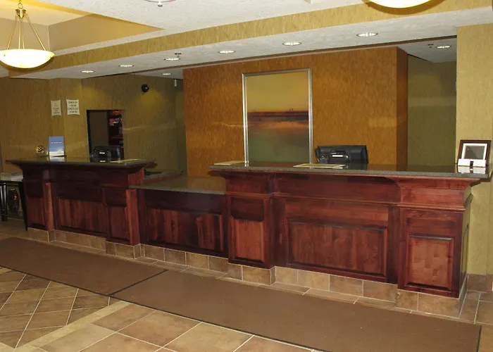 La Quinta By Wyndham Bismarck Hotel