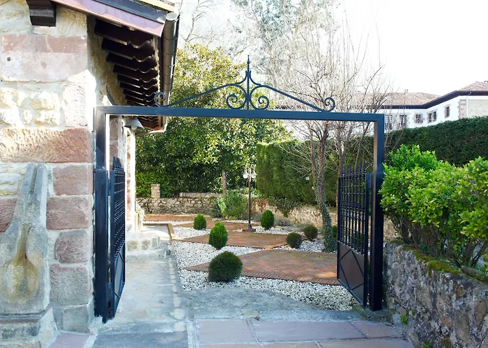 Hotel La Casona de Revolgo Santillana del Mar
