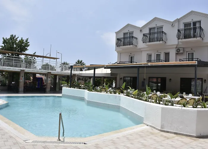 Magic Tulip Hotel