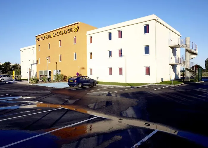 Hotel HubOne3 Istres
