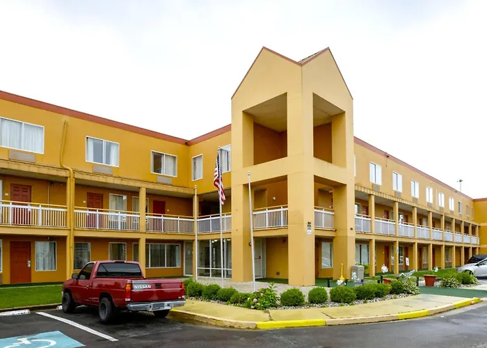 Copley Inn & Suites By Oyo Akron Oh