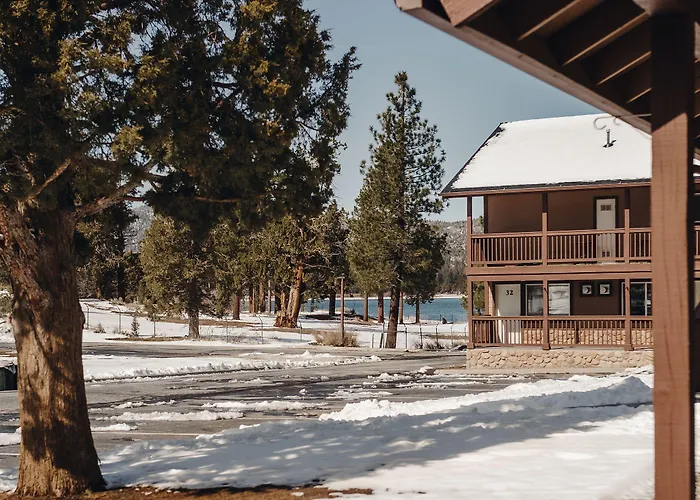 Vintage Lakeside Inn Big Bear Lake